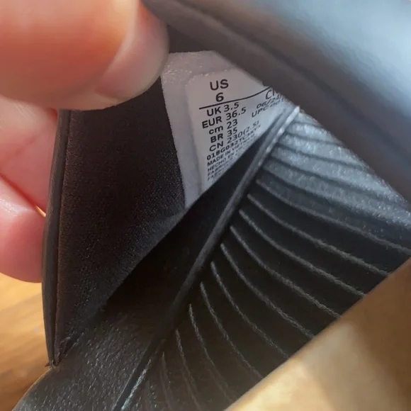 NIKE Victori One Women's Slide Slip On Sandal Black/Metallic Red Bronze - Picture 6 of 9